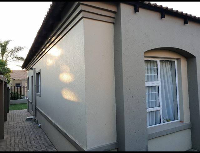 3 BEDROOM HOUSE SOLD IN MAGALIESKRUIN